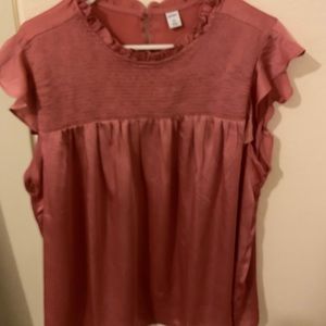 Old navy sleeveless satin blouse, great rose gold color! XXL